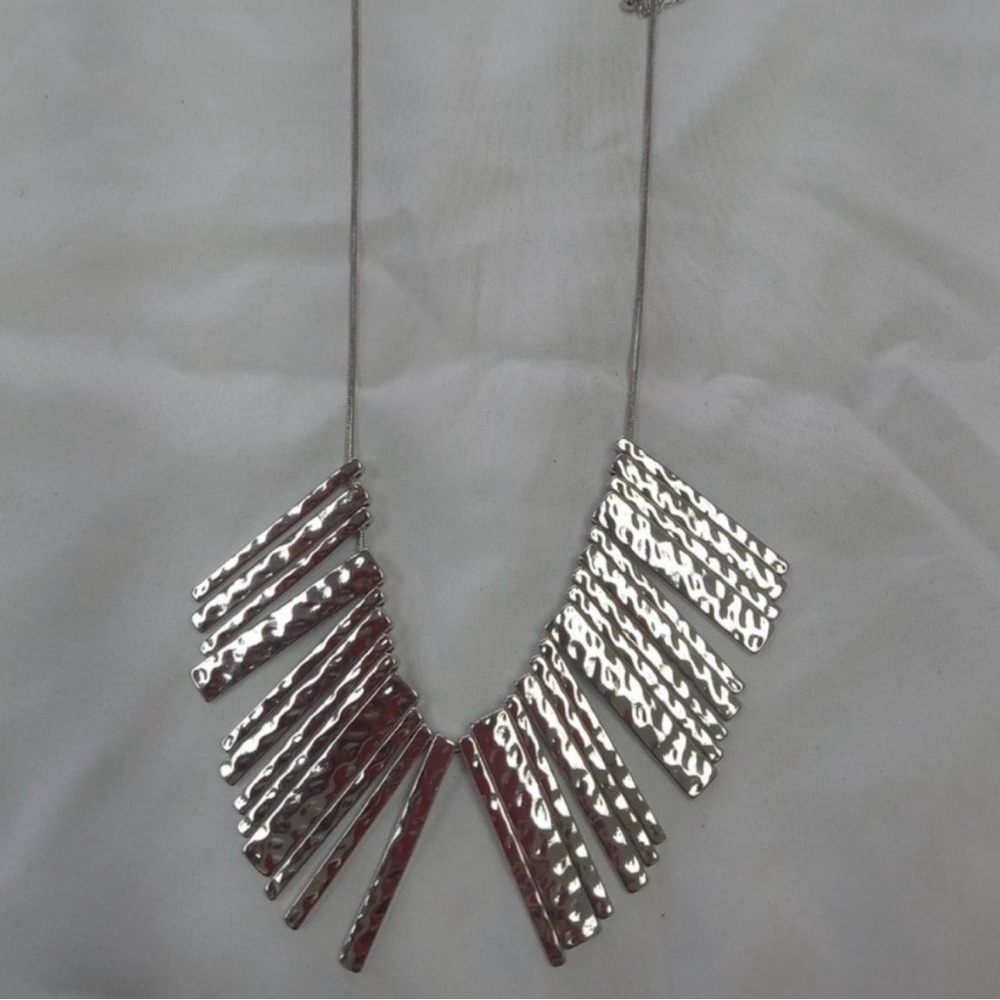 Silver Banana Republic necklace